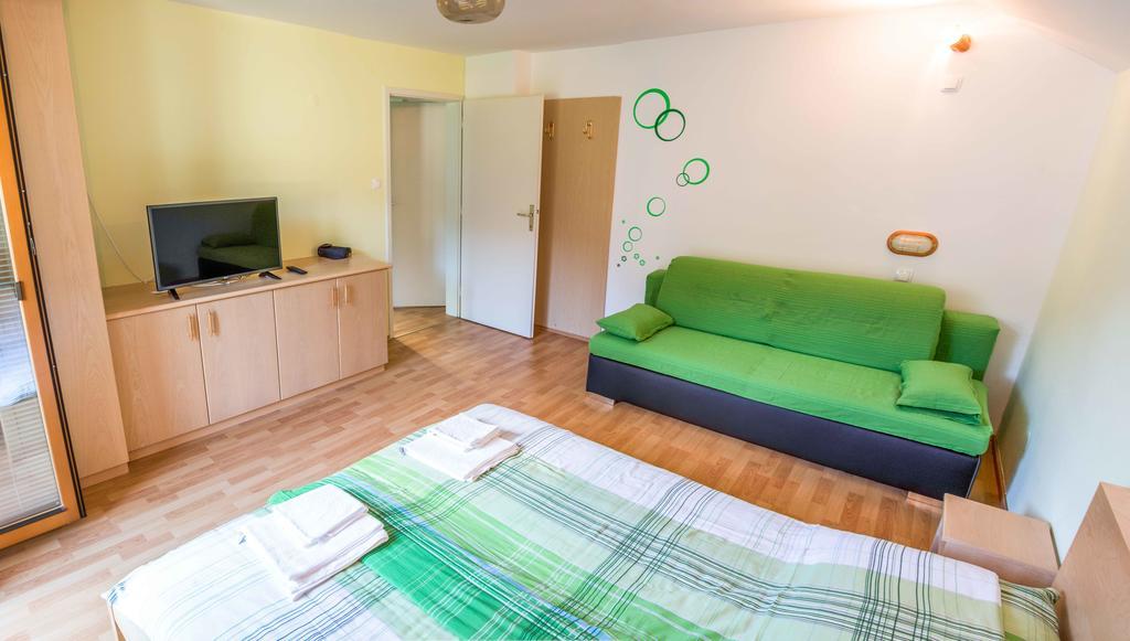Apartments Henigman Бохин Екстериор снимка
