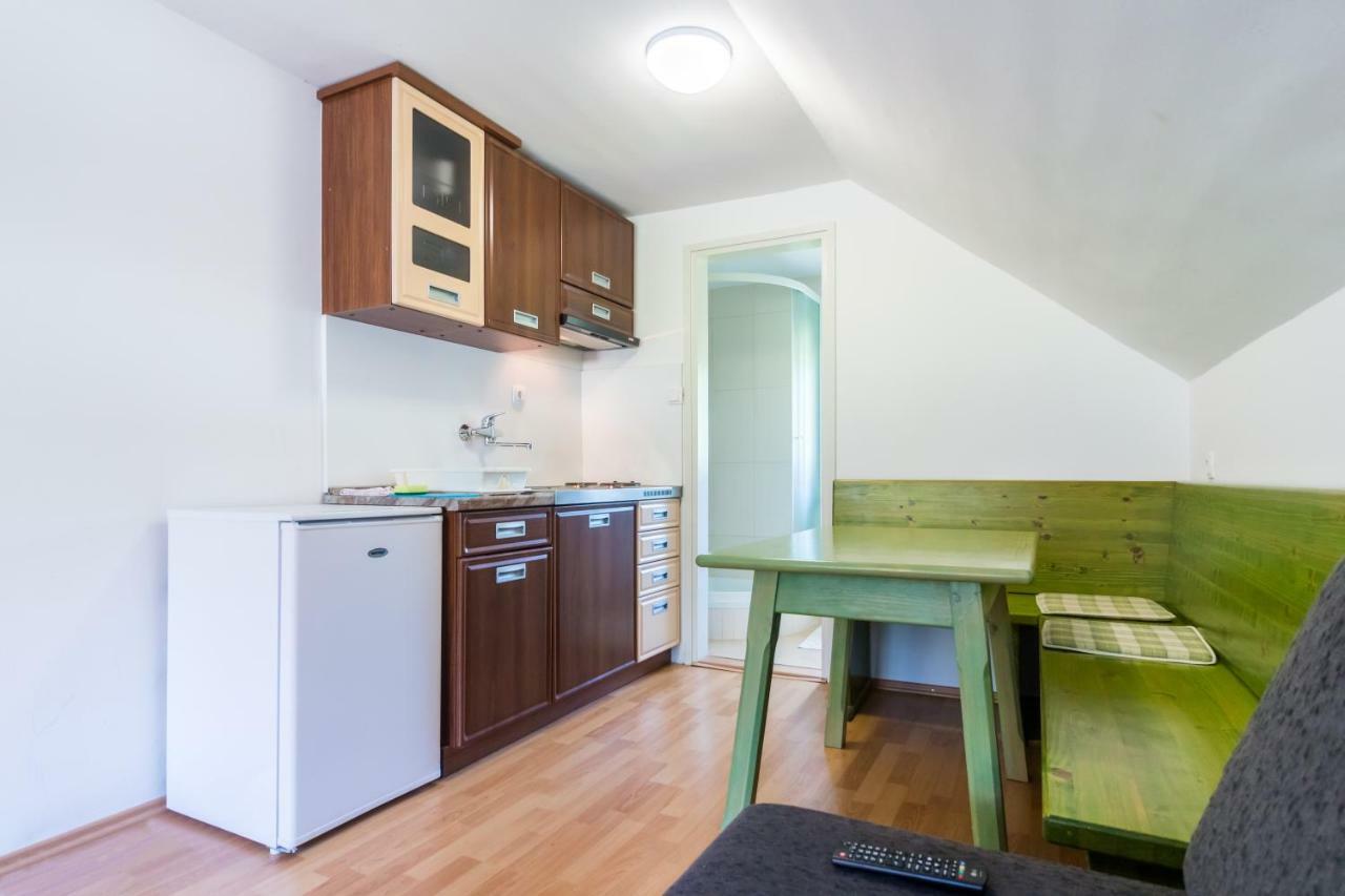 Apartments Henigman Бохин Екстериор снимка