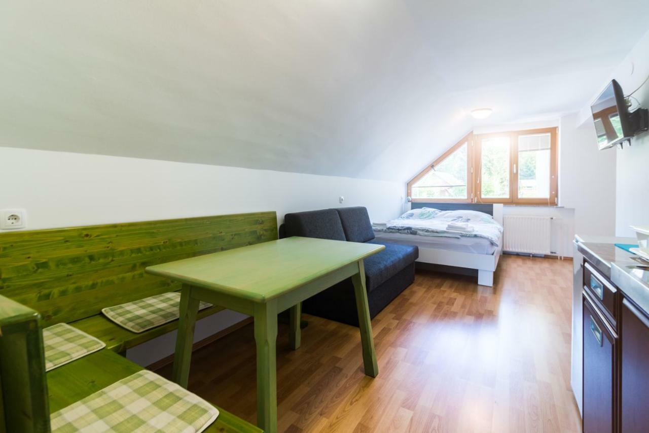 Apartments Henigman Бохин Екстериор снимка